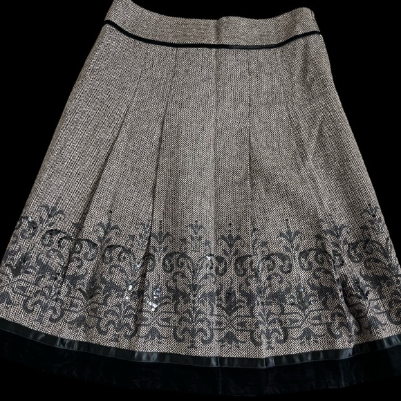 Ann Taylor Loft Wool Blend Herringbone Pleated Skirt Black Velvet Trim Size 0 - Picture 1 of 7